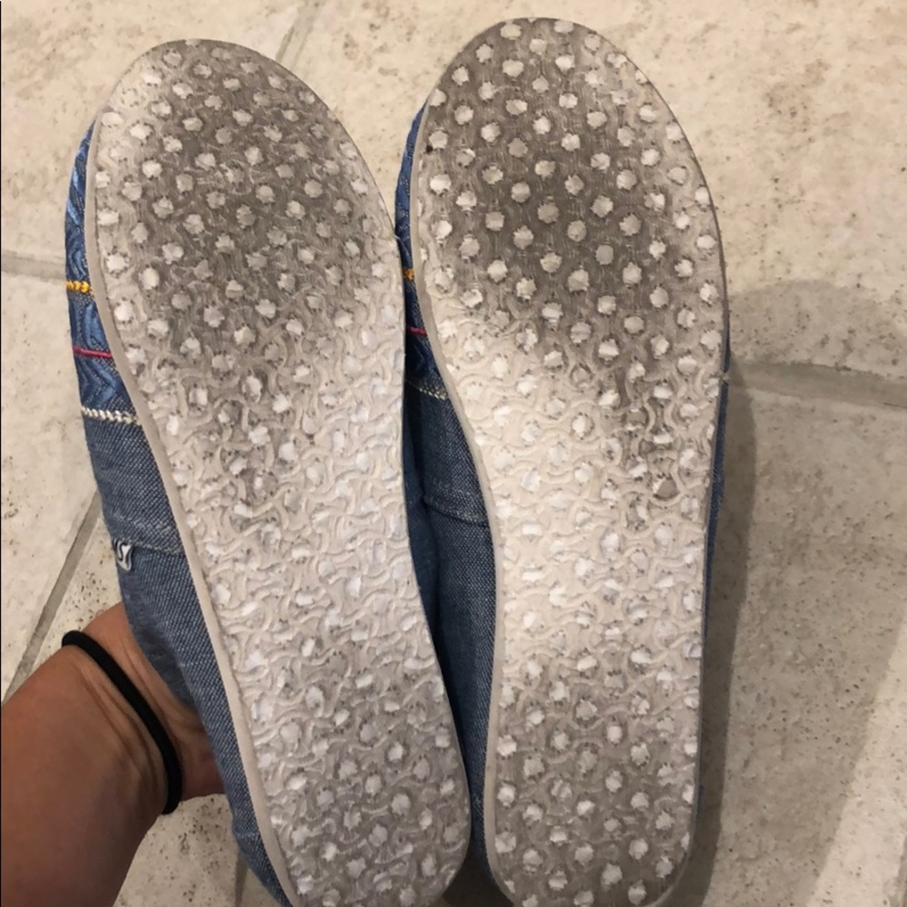 Toms - Picture 6 of 7